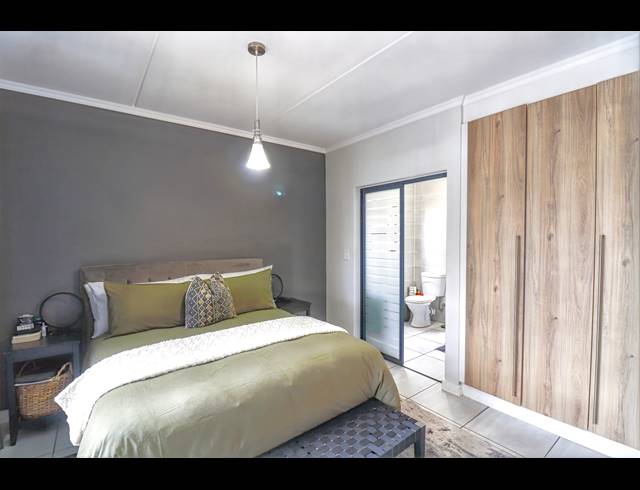 2 BEDROOM APARTMENT FOR SALE IN WATERFALL